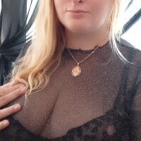 XHelenaX90 webcam model