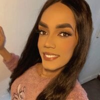 LAURATRANSLATINA's Offline Chat Room