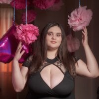 SaraElise webcam model