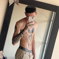 dominik_thompson777 webcam