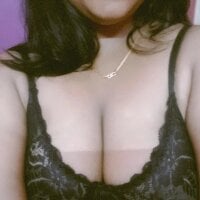 ITZ_YUVIKA webcam model