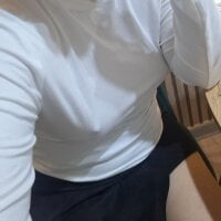 Emilyhomegirl1 webcam model