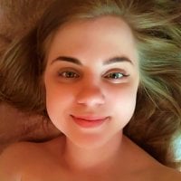 Emily_Fenix Adlı Modelin Çevrimdışı Sohbet Odası