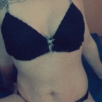 XxxHotBlondixxX's Offline Chat Room