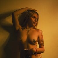 Paulina_darling model avatar