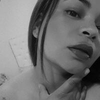 Zaphyra18 webcam model