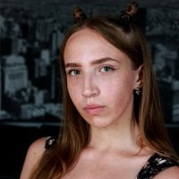 MadinaFabian's Offline Chat Room