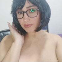 Karolina_milf's Offline Chat Room