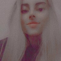 Angelina2340's Offline Chat Room