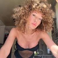 SophieTynes webcam model