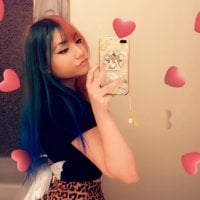 Alimomopeach's Profile Pic