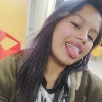 marianalee303av Adlı Modelin Çevrimdışı Sohbet Odası