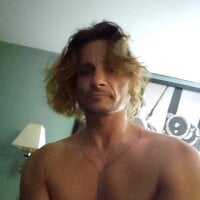 SurferDude4u's Offline Chat Room