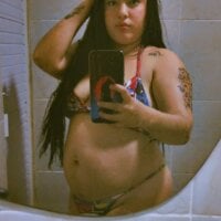 MeddlingDespair webcam model