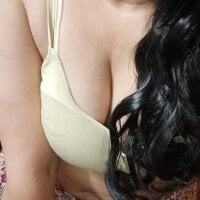 Sassy-milf webcam model