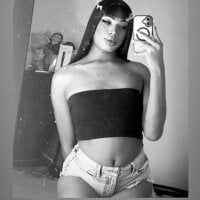 Aishasexy18 webcam