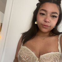 ItsNinaX's Offline Chat Room