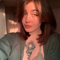 DarsyReens fully nude on webcam for live porn video chat