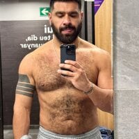 UncutMoviebuff's Offline Chat Room