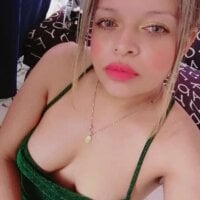 غرفة دردشة Chanelle_rouse دون اتصال