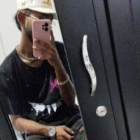 MaximoSualteza777 webcam model