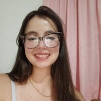 nikolle_huyt webcam model