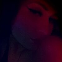 lilbaddiebee Offline Chatrum
