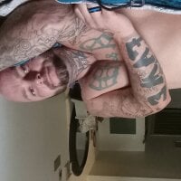 Italianstalian32's Offline Chat Room