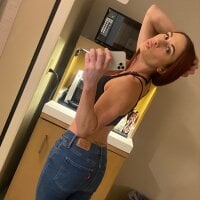 DaiseeMaexoxo's Offline Chat Room