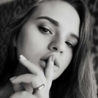 Sandra__Brown's Offline Chat Room