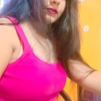 Cute_Poonam Adlı Modelin Çevrimdışı Sohbet Odası