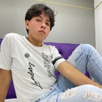 ห้องแชทออฟไลน์ของ angelomoore