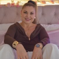 Violeta_Hotter webcam model