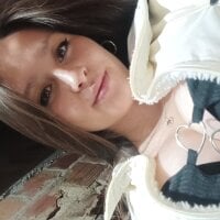 Camila_crazy18's Offline Chat Room
