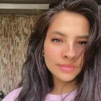 غرفة دردشة chiaraa_sweet دون اتصال