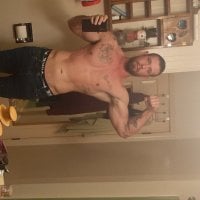 mr_luxury_'s Offline Chat Room