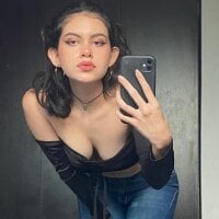 valeria_smithh's Offline Chat Room