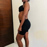 Your-Natasha Adlı Modelin Çevrimdışı Sohbet Odası