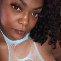 Bbw_Honeyy's Offline Chat Room