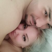 Coppiaelemanu4 fully nude on webcam for live porn video chat