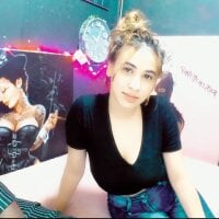 IndianBeauty18's Offline Chat Room