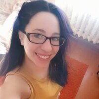 Alinasis23 webcam model