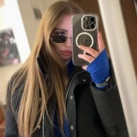 LanaSaysYes