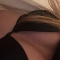 lolalush's Offline Chat Room