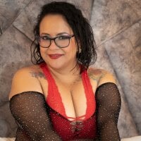 AlexaSmith Adlı Modelin Çevrimdışı Sohbet Odası
