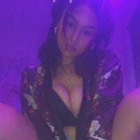 YaraHabibi webcam