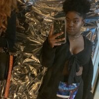 NaomiJusticez's Offline Chat Room