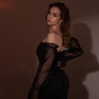 EmilyXO18's Offline Chat Room