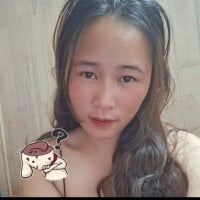 MayLo002 webcam