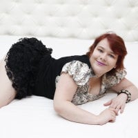 KatalinaTilly Adlı Modelin Çevrimdışı Sohbet Odası